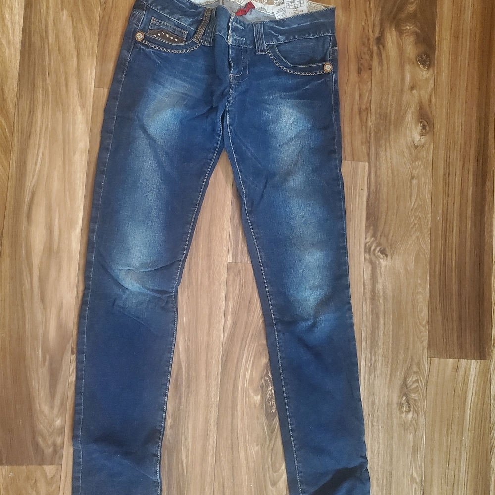 Guess, size 27 daredevil skinny jean